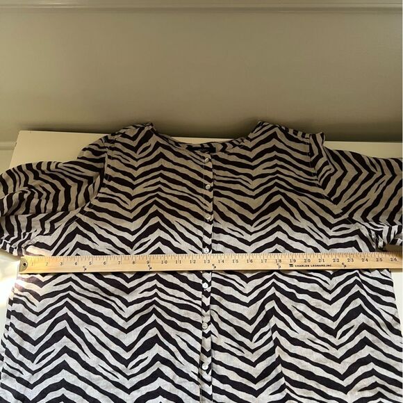 Tahari 100% Linen Tunic Top Zebra Stripe Size 2X Animal Print Button Up Toll Tab - Picture 7 of 8